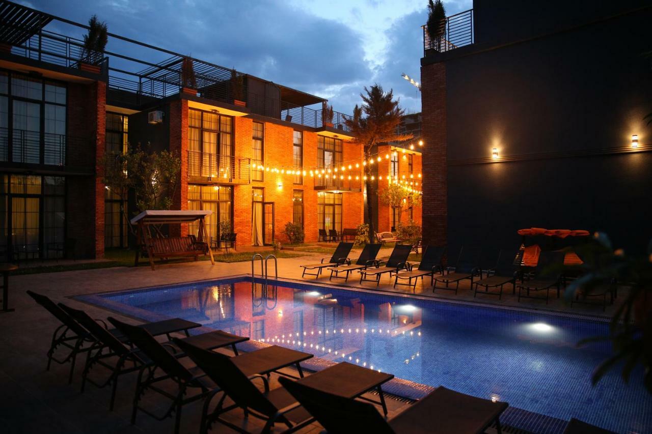 Citron Cottages 巴统 外观 照片