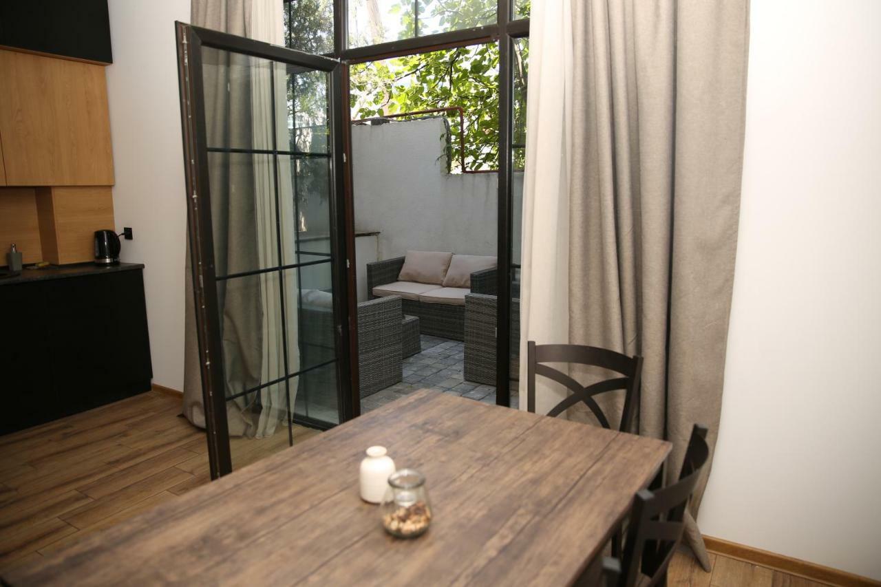 Citron Cottages 巴统 外观 照片